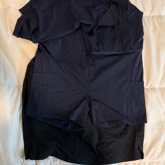 Travis Mathew Game match skorts set of 2 - Picture 3 of 5